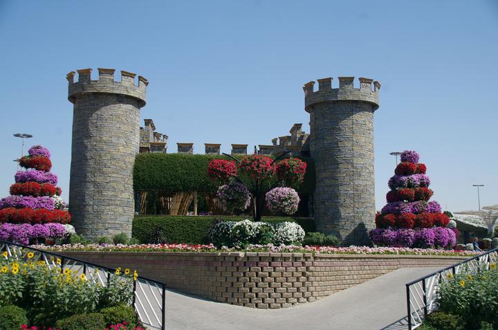 A castle of flowers at Dubai Miracle Garden